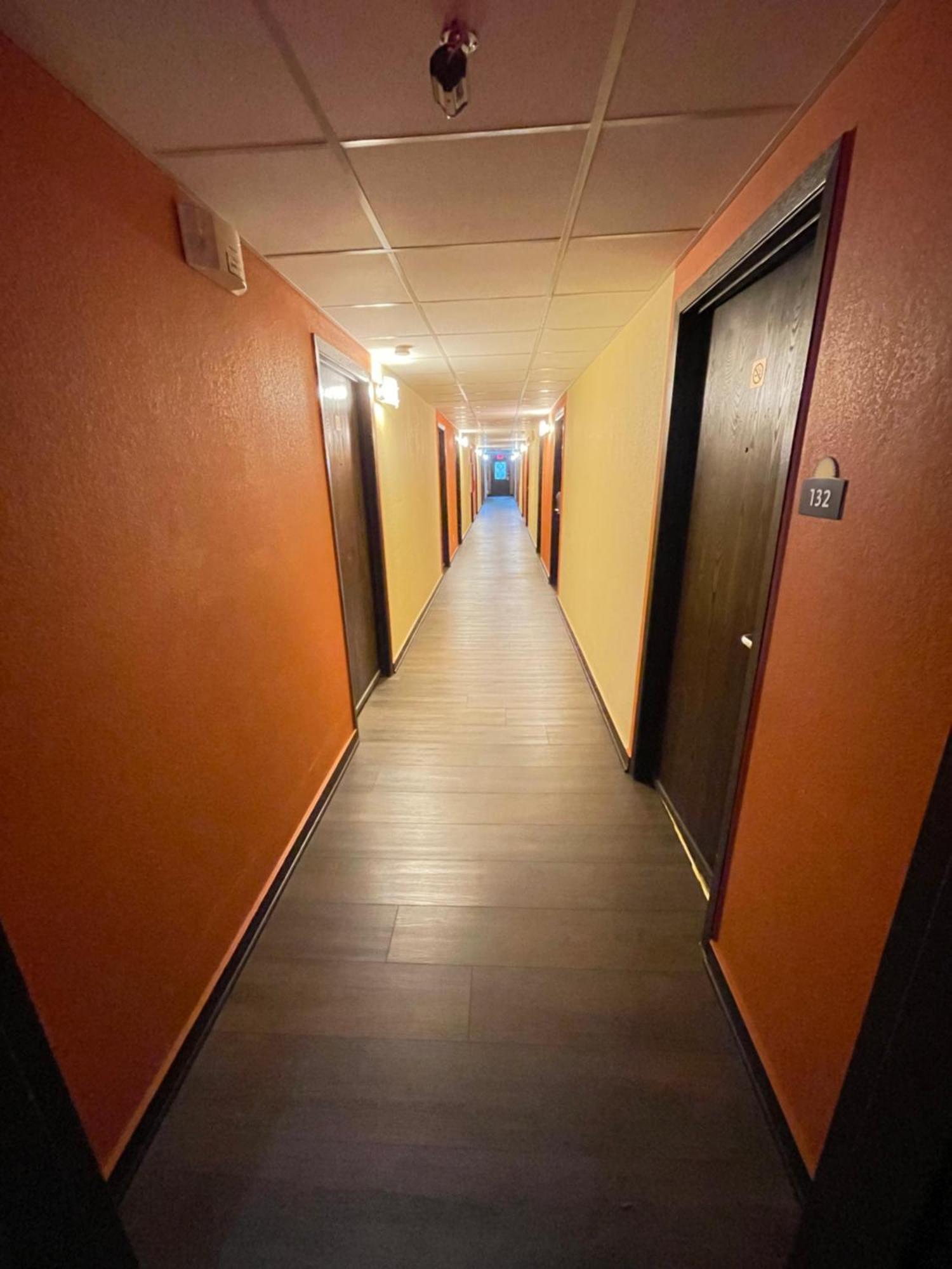 Days Inn & Suites By Wyndham Stevens Point Buitenkant foto