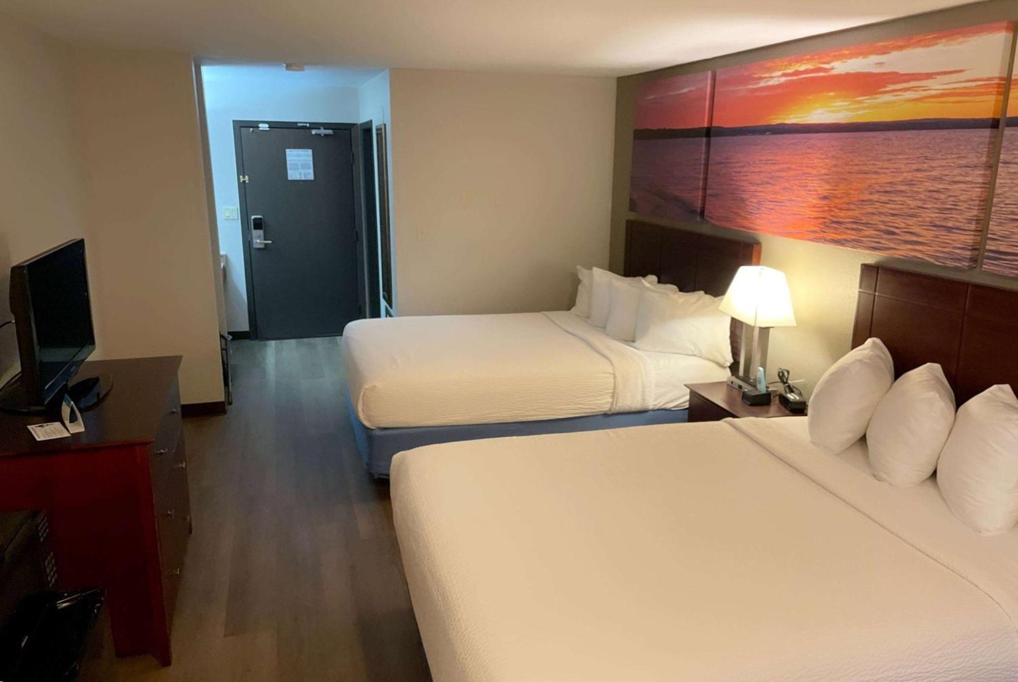 Days Inn & Suites By Wyndham Stevens Point Buitenkant foto
